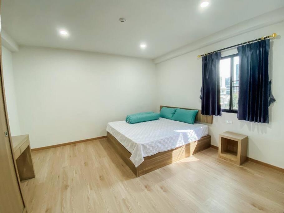 Gp House Apartment - Private Suite Room Sukhumvit 81 Bts Onnut Bangkok Bagian luar foto