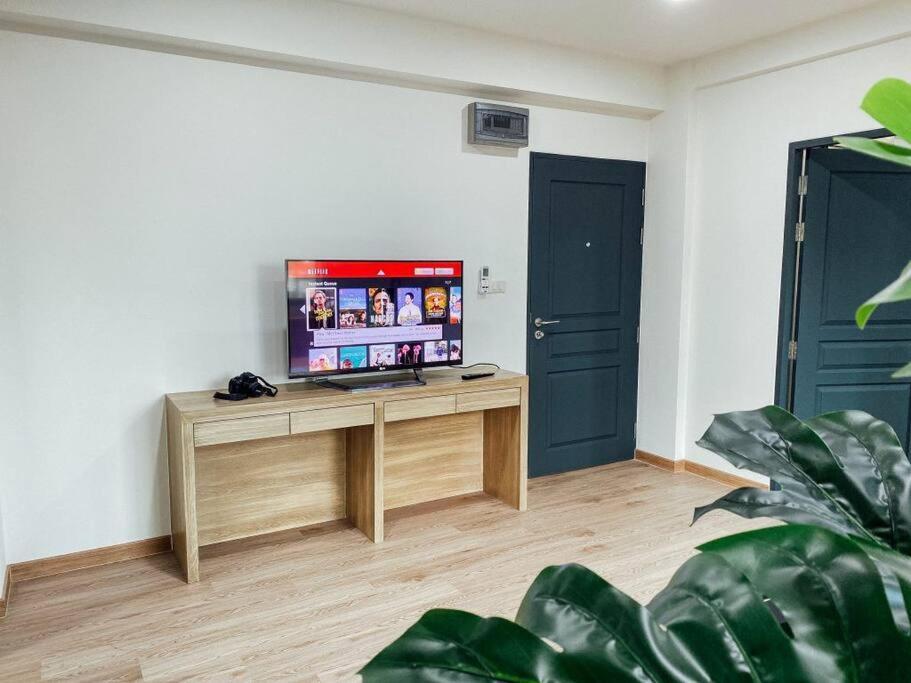 Gp House Apartment - Private Suite Room Sukhumvit 81 Bts Onnut Bangkok Bagian luar foto